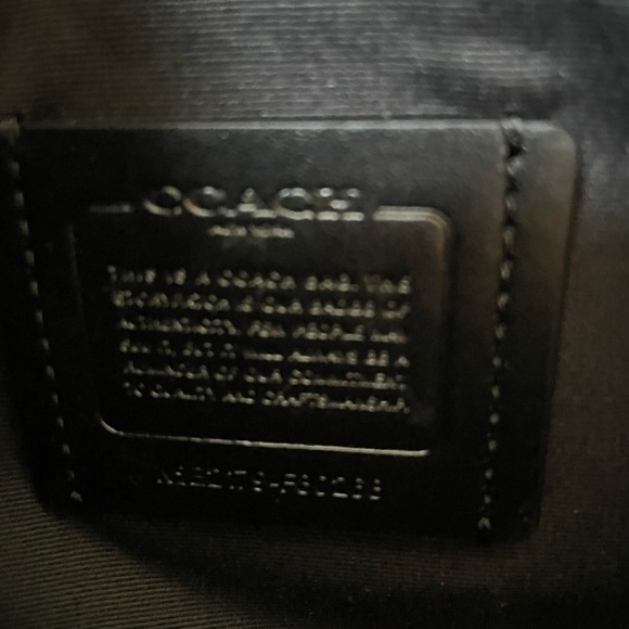 Coach black leather shoulder bag (Pebble Leather Hallie) - Picture 5 of 6